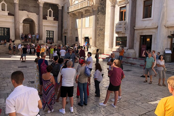 Recorrido guiado a pie por el Palacio de Diocleciano y Split, Croacia, foto 16 | wizardtrip