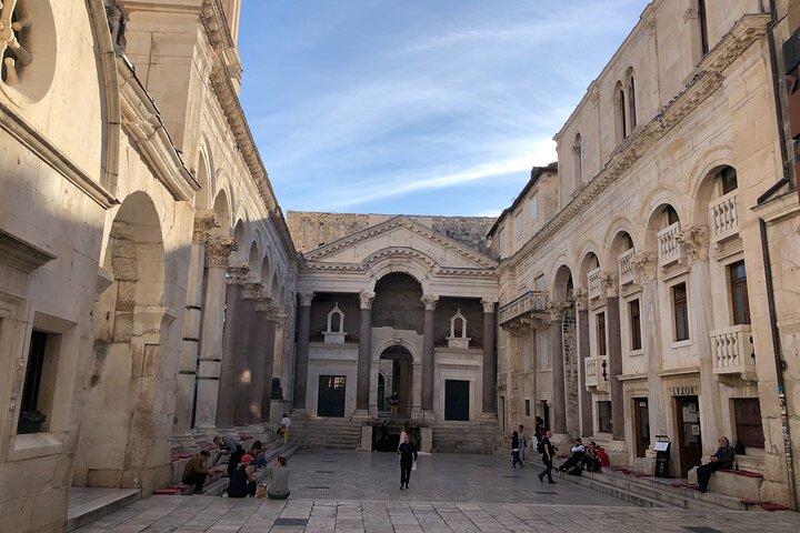 Recorrido guiado a pie por el Palacio de Diocleciano y Split, Croacia, foto 22 | wizardtrip