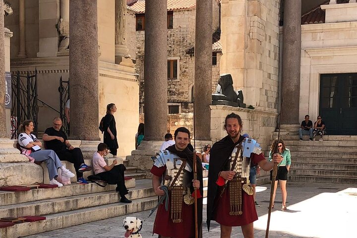 Recorrido guiado a pie por el Palacio de Diocleciano y Split, Croacia, foto 24 | wizardtrip