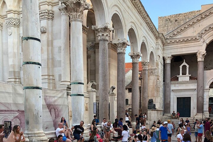 Recorrido guiado a pie por el Palacio de Diocleciano y Split, Croacia, foto 25 | wizardtrip