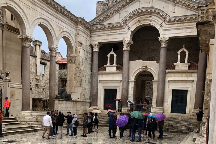 Recorrido guiado a pie por el Palacio de Diocleciano y Split, Croacia, foto 26 | wizardtrip