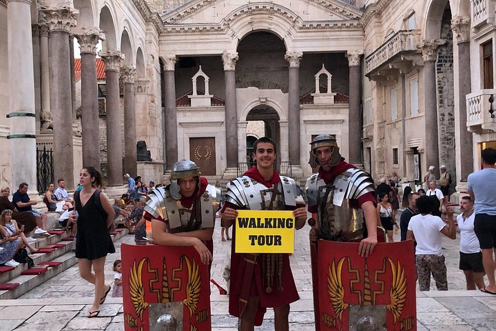 Recorrido guiado a pie por el Palacio de Diocleciano y Split, Croacia, foto 27 | wizardtrip