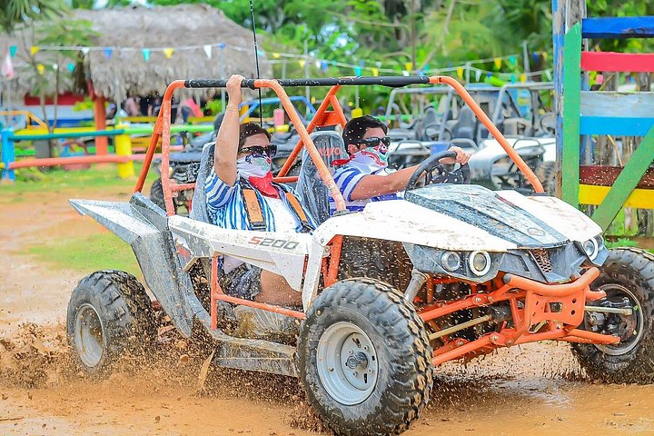 Experimenta un emocionante tour en buggy en Punta Cana, explorando cuevas naturales y la Playa Macao, foto 7 | wizardtrip