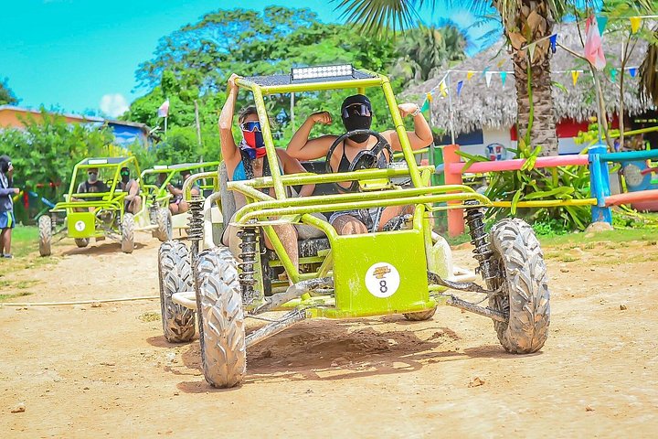 Experimenta un emocionante tour en buggy en Punta Cana, explorando cuevas naturales y la Playa Macao, foto 11 | wizardtrip