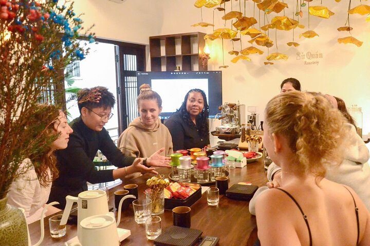 Apprenez à préparer du café vietnamien à Hanoï, dégustez des recettes et des liqueurs uniques lors d'un atelier culturel, photo 10 | wizardtrip