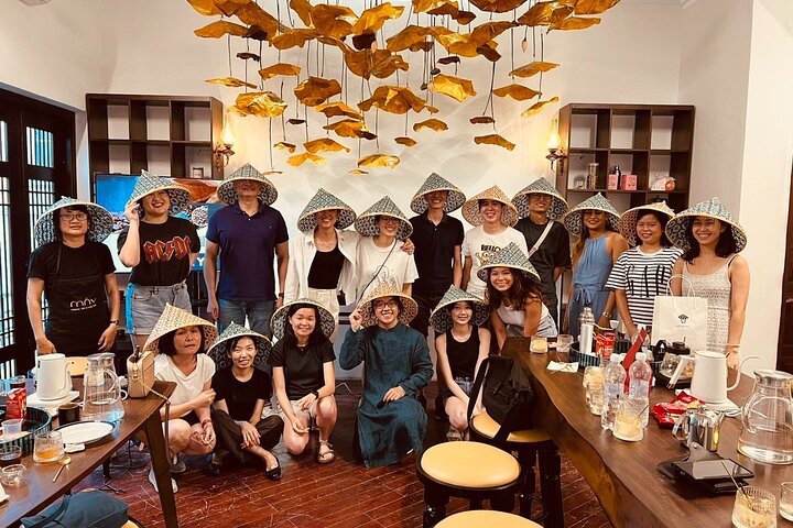 Apprenez à préparer du café vietnamien à Hanoï, dégustez des recettes et des liqueurs uniques lors d'un atelier culturel, photo 22 | wizardtrip