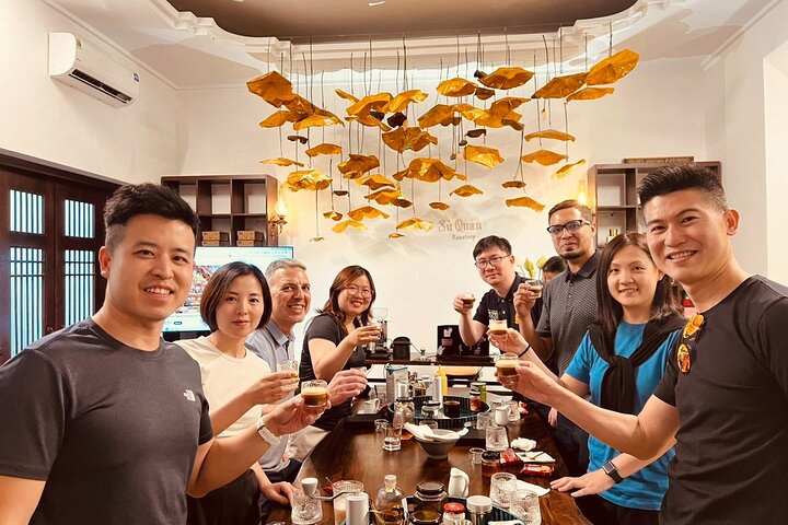 Apprenez à préparer du café vietnamien à Hanoï, dégustez des recettes et des liqueurs uniques lors d'un atelier culturel, photo 23 | wizardtrip