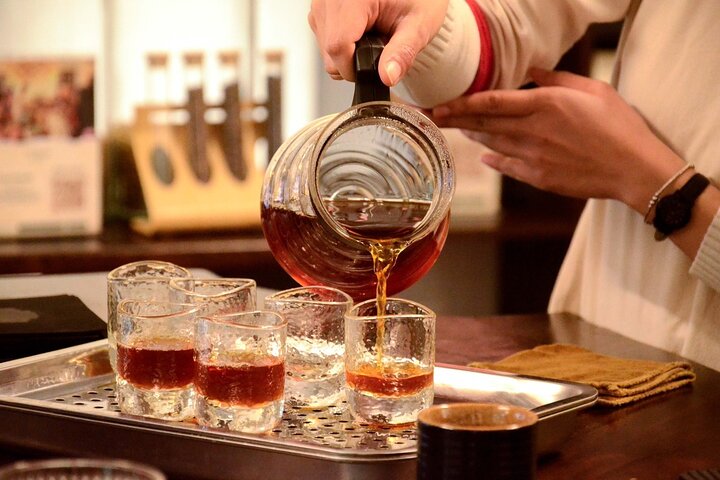 Apprenez à préparer du café vietnamien à Hanoï, dégustez des recettes et des liqueurs uniques lors d'un atelier culturel, photo 24 | wizardtrip