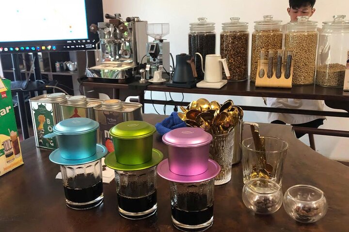 Apprenez à préparer du café vietnamien à Hanoï, dégustez des recettes et des liqueurs uniques lors d'un atelier culturel, photo 39 | wizardtrip