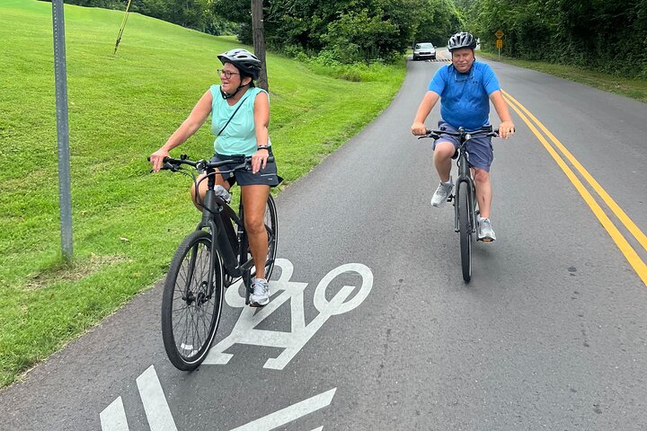 Utforska Nashvilles livliga stadsdelar och landmärken på en spännande elcykeltur, foto 10 | wizardtrip