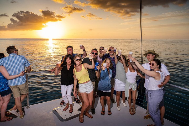Profitez d'une croisière spectaculaire au coucher du soleil à Key West à bord d'un catamaran moderne, avec bar à volonté et musique live, photo 8 | wizardtrip
