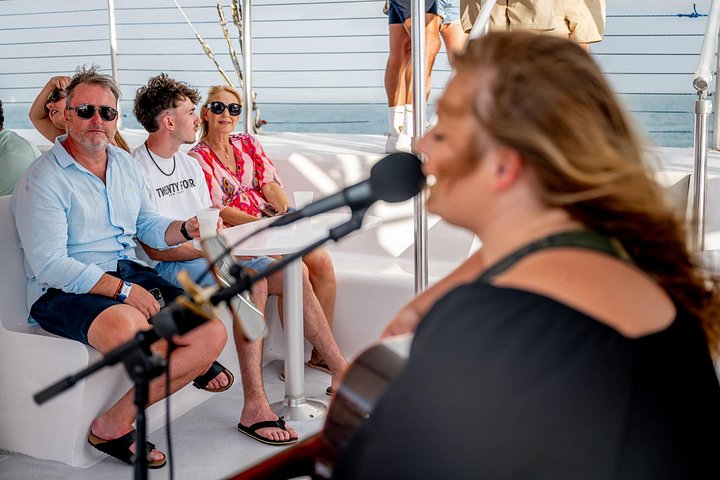 Profitez d'une croisière spectaculaire au coucher du soleil à Key West à bord d'un catamaran moderne, avec bar à volonté et musique live, photo 20 | wizardtrip