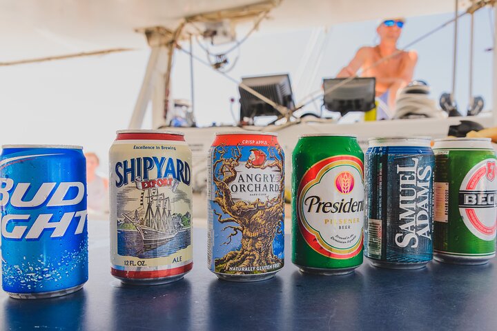 Genießen Sie eine luxuriöse Sonnenuntergangsfahrt in Key West, beobachten Sie Delfine bei einem Glas Wein und genießen Sie Tapas, Foto 10 | wizardtrip
