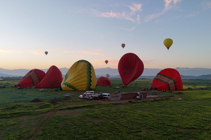 Volo in mongolfiera sul deserto di Marrakech e sulle montagne dell'Atlante con colazione, foto 10 | wizardtrip