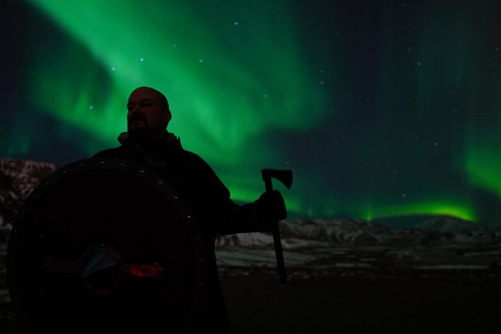 Kleingruppen-Nordlichter-Tour ab Reykjavik, Island, mit professioneller Fotografie und Wikinger-Requisiten, Foto 8 | wizardtrip