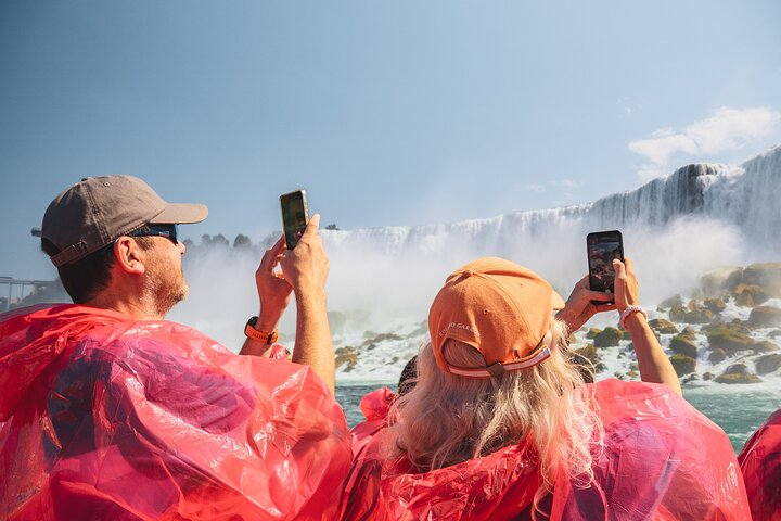 Niagara Falls, Canada: Boottocht, Journey Behind the Falls | wizardtrip