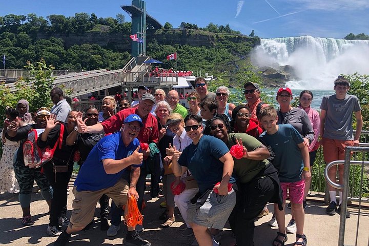 Erleben Sie die Niagara Fälle, Kanada mit einer Bootsfahrt und der Tour "Journey Behind the Falls", Foto 12 | wizardtrip