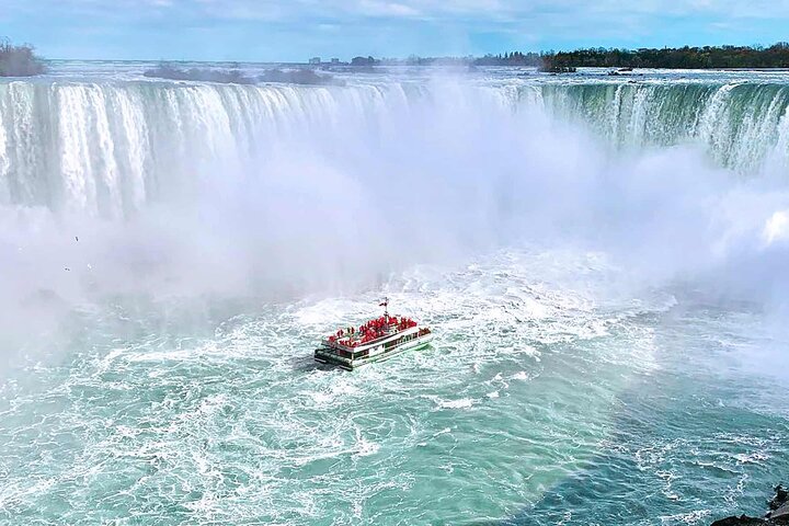 Erleben Sie die Niagara Fälle, Kanada mit einer Bootsfahrt und der Tour "Journey Behind the Falls", Foto 13 | wizardtrip