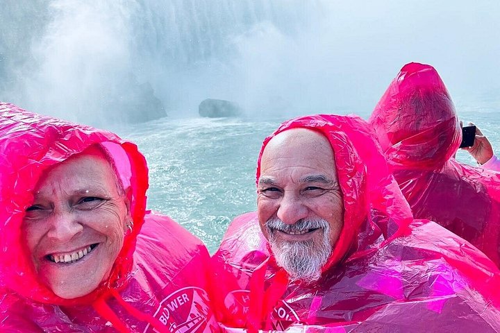 Erleben Sie die Niagara Fälle, Kanada mit einer Bootsfahrt und der Tour "Journey Behind the Falls", Foto 27 | wizardtrip
