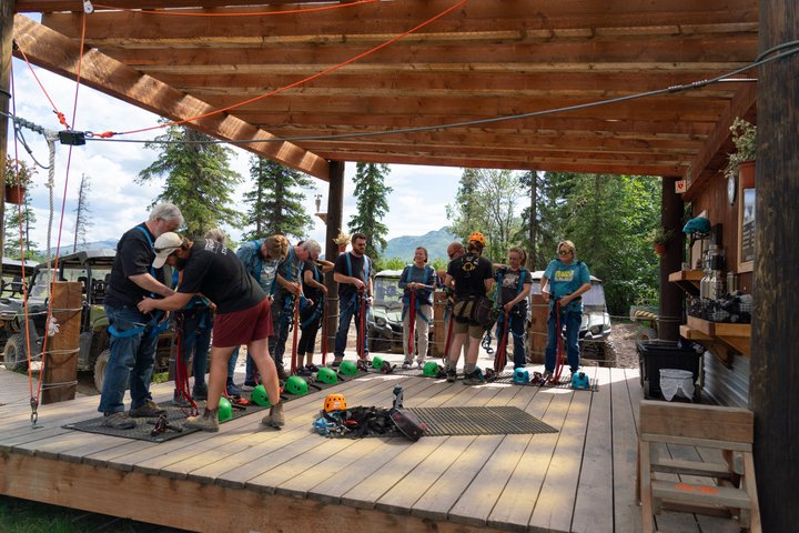 Ervaar een opwindend zipline-avontuur door het Alaskaanse boreale bos nabij Denali National Park, foto 18 | wizardtrip