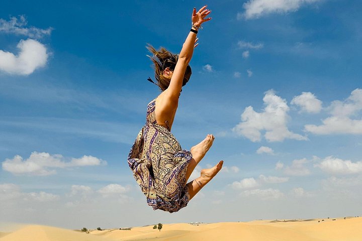 Oplev en ørkensafari i Abu Dhabi med dune bashing, kamelridt, BBQ-middag og live shows, foto 18 | wizardtrip