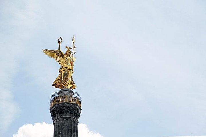 En guidad vandringstur som utforskar Berlins historiska landmärken och moderna stadssilhuett, foto 15 | wizardtrip