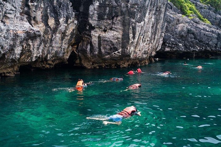 Luxe speedboot tour die de prachtige Ang Thong Islands National Marine Park bij Koh Samui, Thailand verkent, foto 6 | wizardtrip