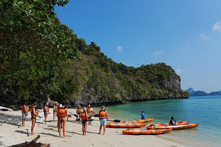 Luxe speedboot tour die de prachtige Ang Thong Islands National Marine Park bij Koh Samui, Thailand verkent, foto 9 | wizardtrip
