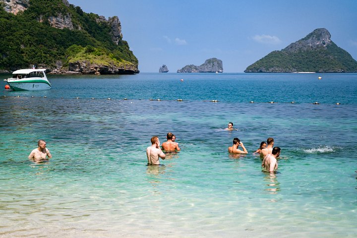 Luxe speedboot tour die de prachtige Ang Thong Islands National Marine Park bij Koh Samui, Thailand verkent, foto 18 | wizardtrip