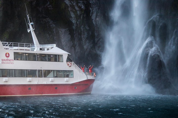 Volo panoramico e crociera su Milford Sound, Nuova Zelanda, con fiordi, montagne e cascate, foto 6 | wizardtrip