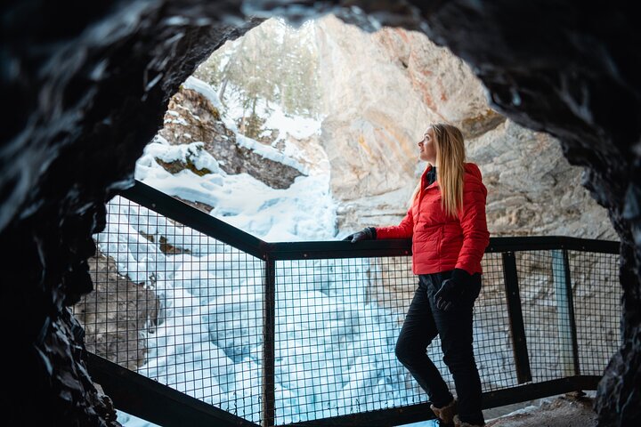 Randonnée sur glace dans le canyon Johnston | wizardtrip