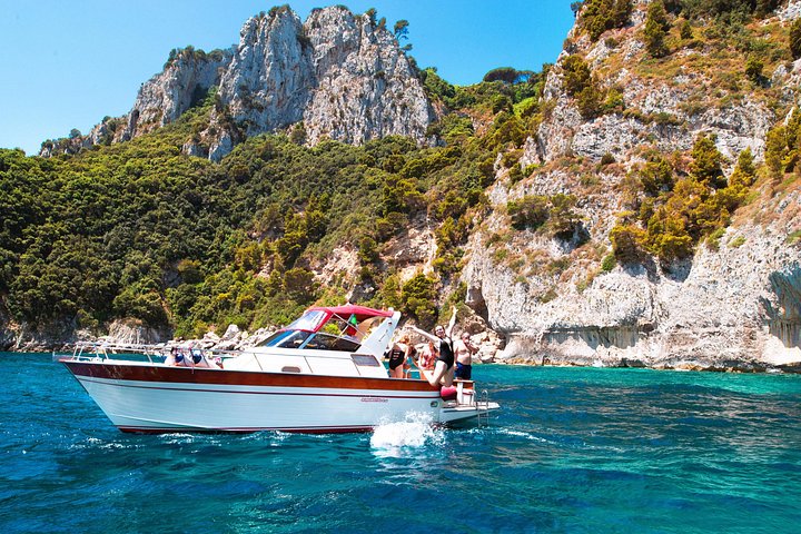 Passeio de barco pela Costa Amalfitana com paradas em Positano e Amalfi, foto 7 | wizardtrip