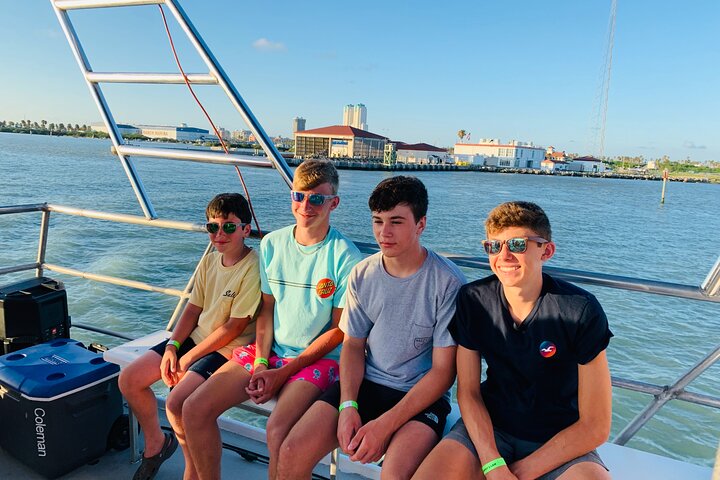 Enjoy a dolphin watching cruise in South Padre Island, spotting dolphins and scenic views, photo 8 | wizardtrip