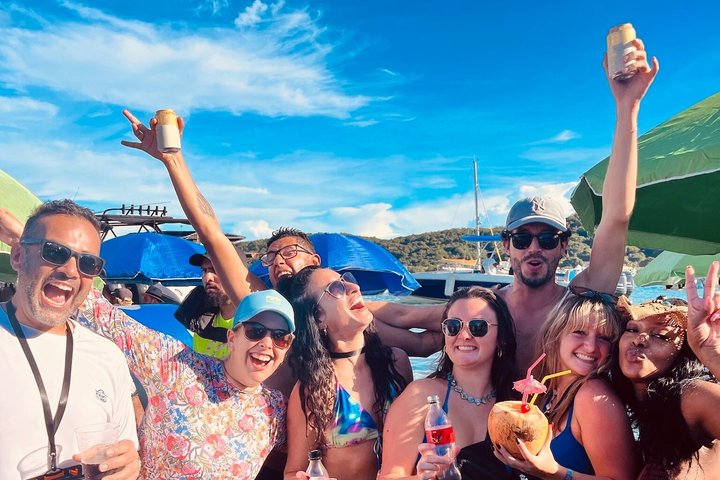 Passeio de barco em festa para saltar de ilha em ilha, apenas para adultos, em Cartagena, com 5 paragens, música e clubes de praia, foto 6 | wizardtrip