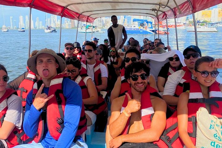 Passeio de barco em festa para saltar de ilha em ilha, apenas para adultos, em Cartagena, com 5 paragens, música e clubes de praia, foto 11 | wizardtrip