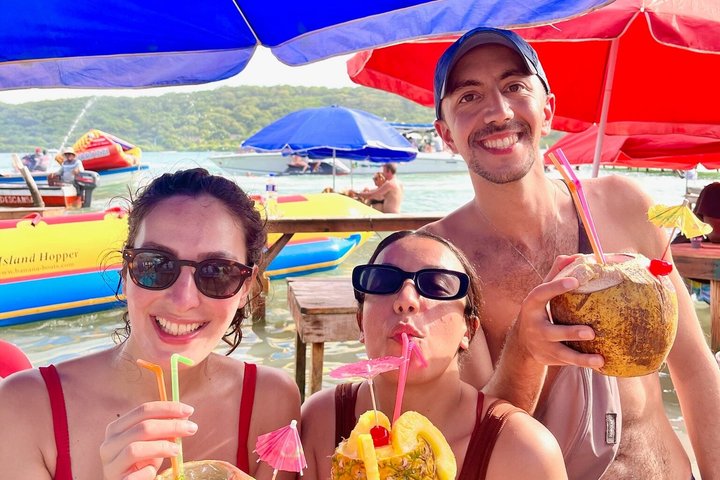 Passeio de barco em festa para saltar de ilha em ilha, apenas para adultos, em Cartagena, com 5 paragens, música e clubes de praia, foto 18 | wizardtrip