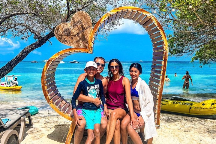 Passeio de ilhas em Cartagena com snorkel, beach clubs e almoço, foto 24 | wizardtrip
