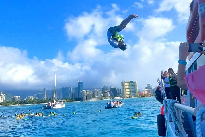 Excursion en catamaran à Waikiki, Hawaï, avec tortues et sports nautiques, photo 18 | wizardtrip