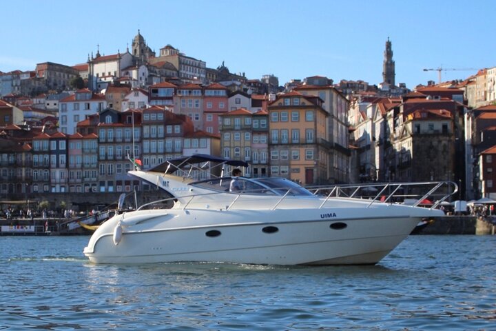 Cruzeiro de iate de luxo no Rio Douro, no Porto, passando por baixo das 7 pontes, foto 15 | wizardtrip