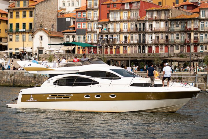 Cruzeiro de iate de luxo no Rio Douro, no Porto, passando por baixo das 7 pontes, foto 20 | wizardtrip