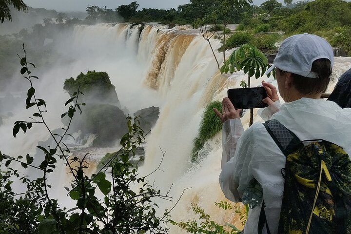 Experience the majestic Iguaçu Falls on both the Brazilian and Argentine sides with a guided small-group tour, photo 22 | wizardtrip