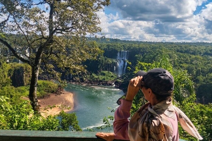 Experience the majestic Iguaçu Falls on both the Brazilian and Argentine sides with a guided small-group tour, photo 51 | wizardtrip