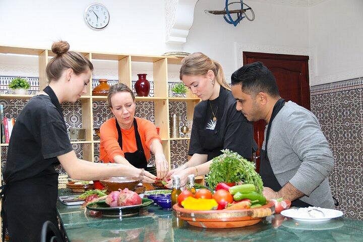 Praktisk marockansk matlagningskurs i Marrakech, med marknadsbesök och traditionella rätter, foto 21 | wizardtrip