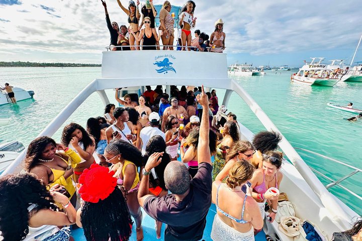 Soirée Hip Hop à Punta Cana pour adultes sur un bateau avec Open Bar et DJ | wizardtrip