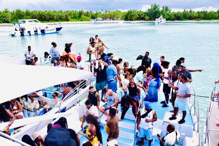 Festbåt med hiphop kun for voksne i Punta Cana med åpen bar og DJ, foto 4 | wizardtrip