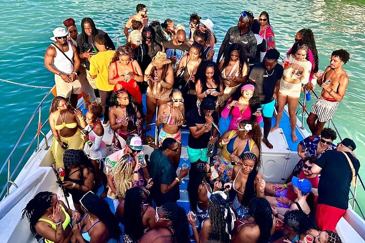Festbåt med hiphop kun for voksne i Punta Cana med åpen bar og DJ, foto 10 | wizardtrip