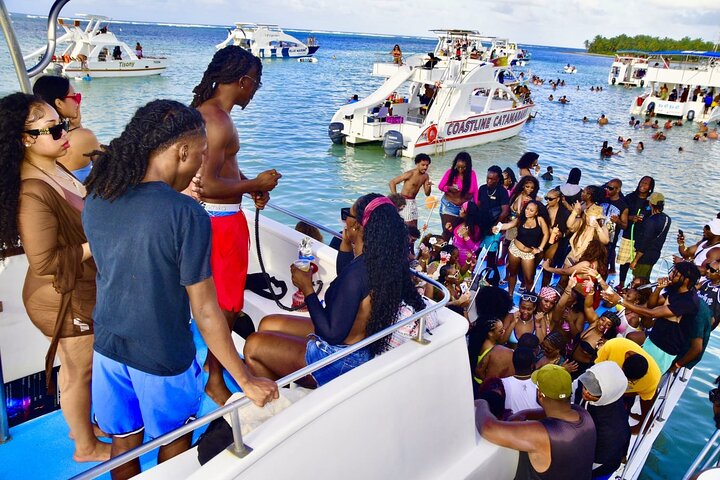 Festbåt med hiphop kun for voksne i Punta Cana med åpen bar og DJ, foto 11 | wizardtrip