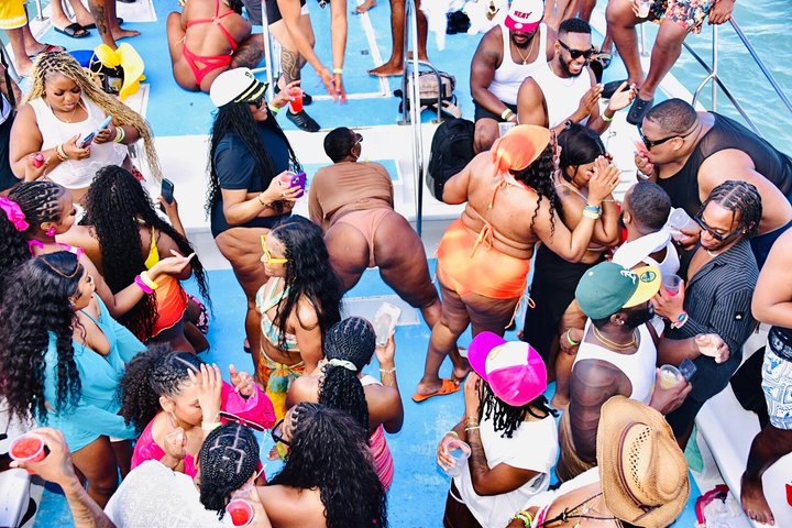 Festbåt med hiphop kun for voksne i Punta Cana med åpen bar og DJ, foto 12 | wizardtrip