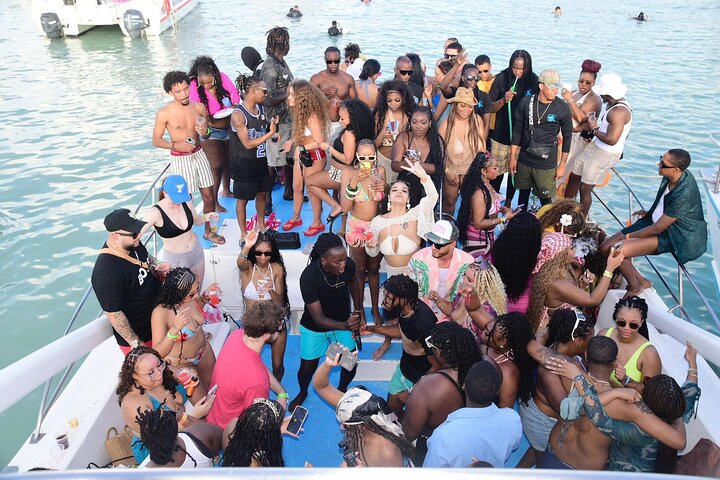 Festbåt med hiphop kun for voksne i Punta Cana med åpen bar og DJ, foto 14 | wizardtrip