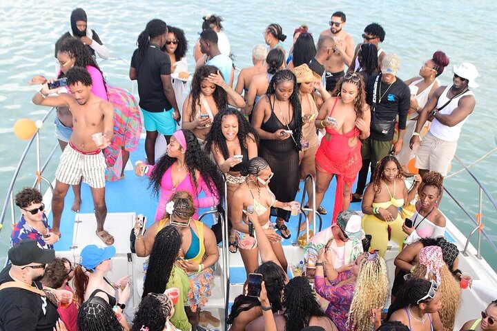 Festbåt med hiphop kun for voksne i Punta Cana med åpen bar og DJ, foto 19 | wizardtrip